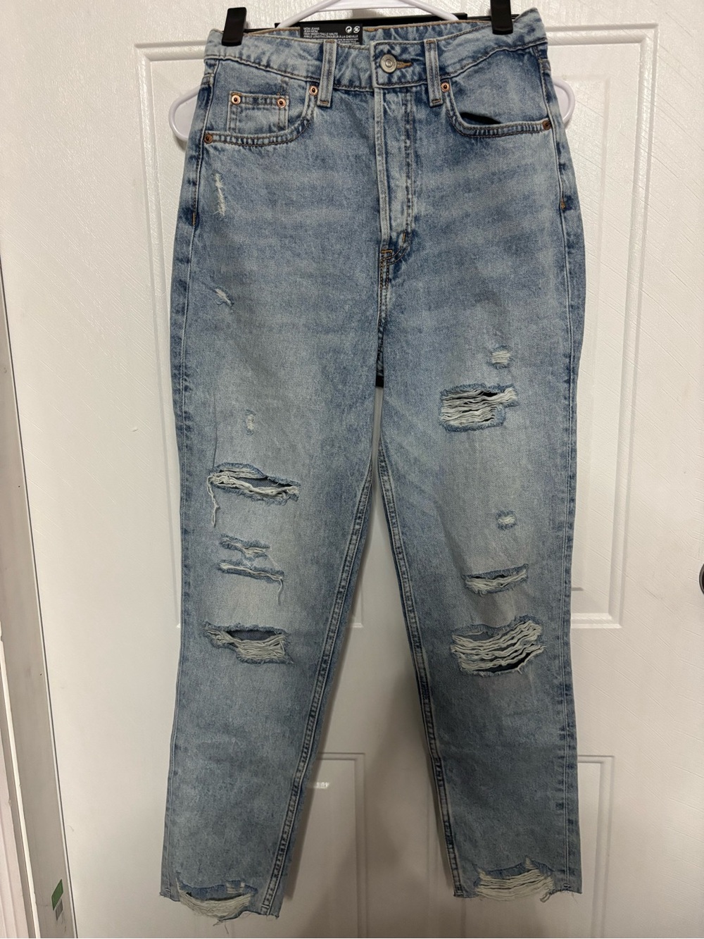 H&M Divided Light Blue Distressed Boyfriend Jeans